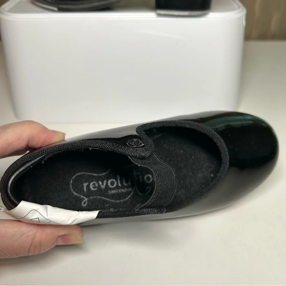 🌺 Revolution Dance Toddler Girl's 12.5 Black Patent Buckle Tap